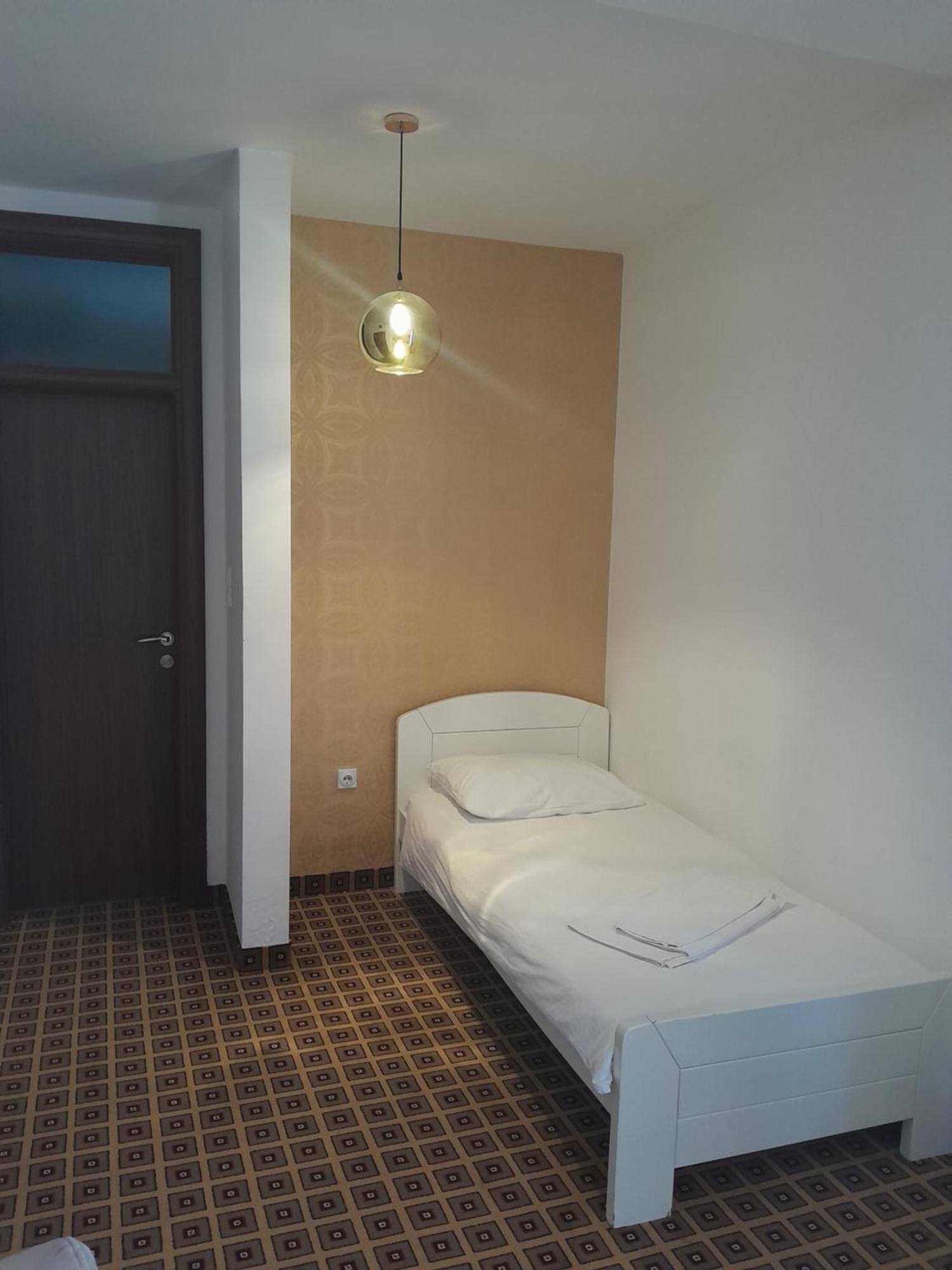Hotel Victoria Lukavica Eksteriør billede