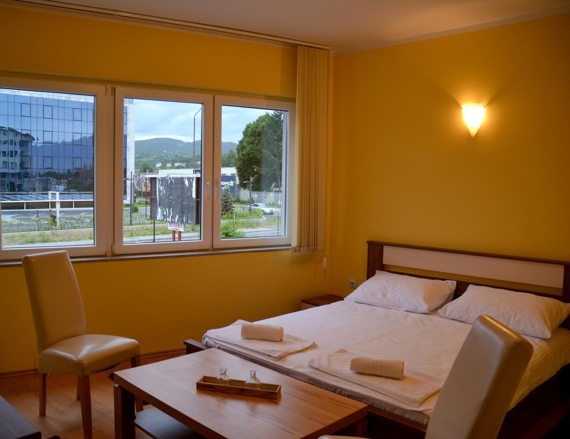 Hotel Victoria Lukavica Eksteriør billede