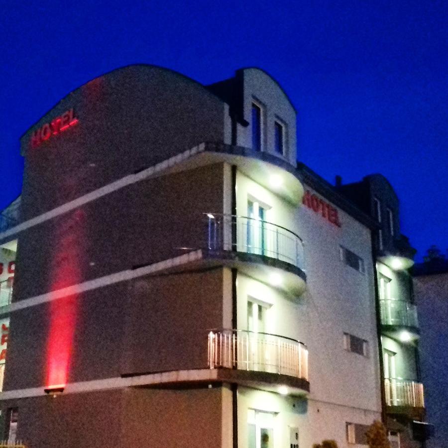 Hotel Victoria Lukavica Eksteriør billede